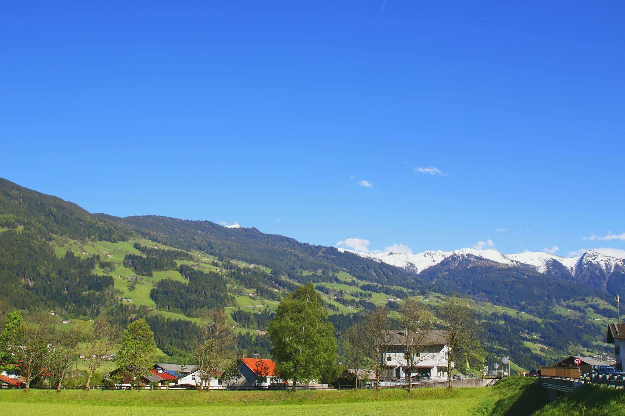 Zum Senner Suites Zillertal (Adults Only) Schlitters Eksteriør billede