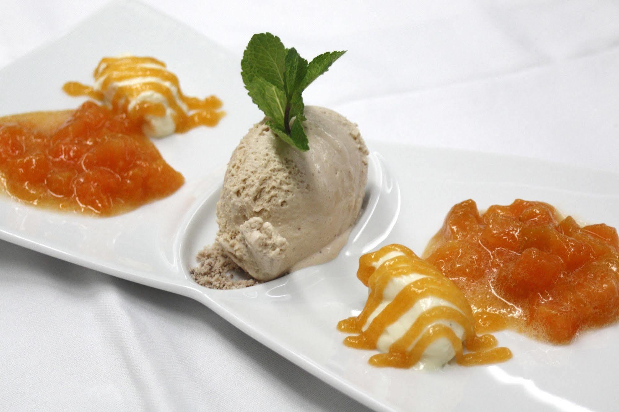 Zum Senner Suites Zillertal (Adults Only) Schlitters Eksteriør billede